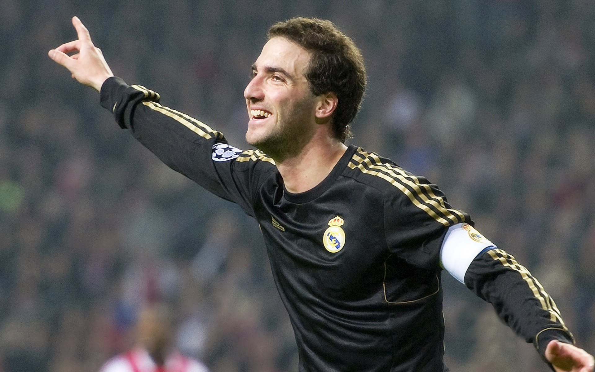 亚冠联赛激战正酣，中超球队能否突破重围？